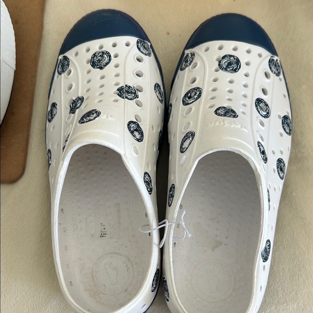 Native Kids White and Navy Water Shoes
